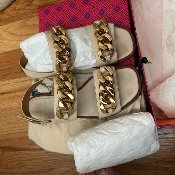 Tory Burch sandals. - Picture 5 of 5